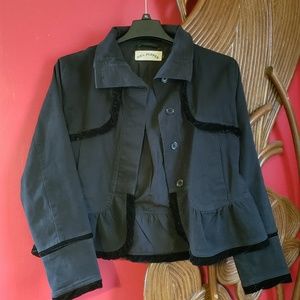 Feminine jacket with velvet accents